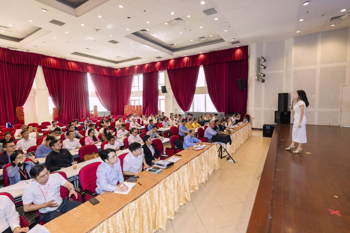 Buổi đạo tạo kiến thức hành nghề Môi giới Bất động sản tại Viện Nghiên cứu và Phát triển Bất động sản.
